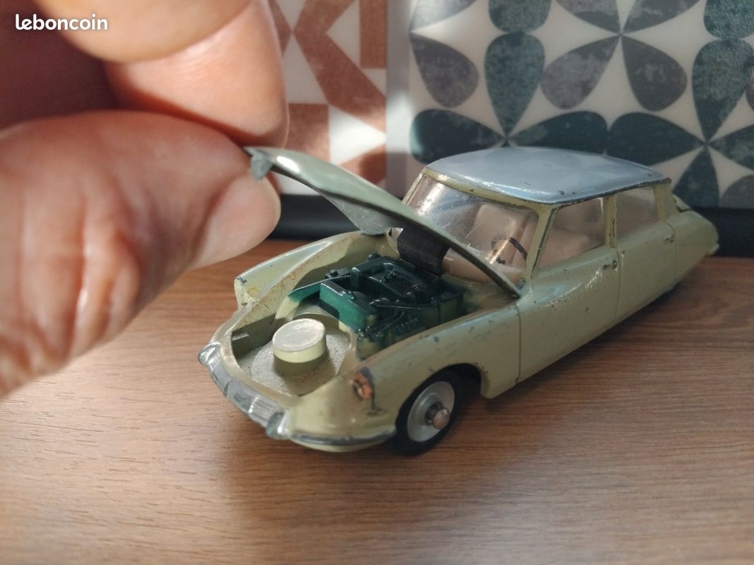 Dinky Toys - 1:43 - Citroën DS 19 Police car, No 501