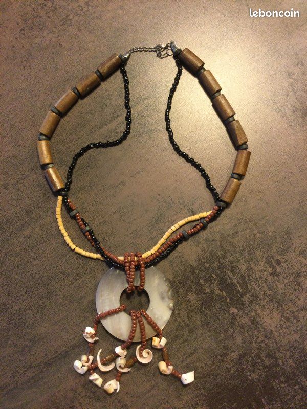 Collier fantaisie (image 1)