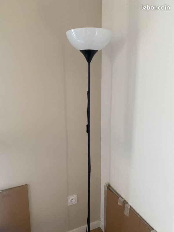 Lampadaire IKEA TAGARP (image 1)