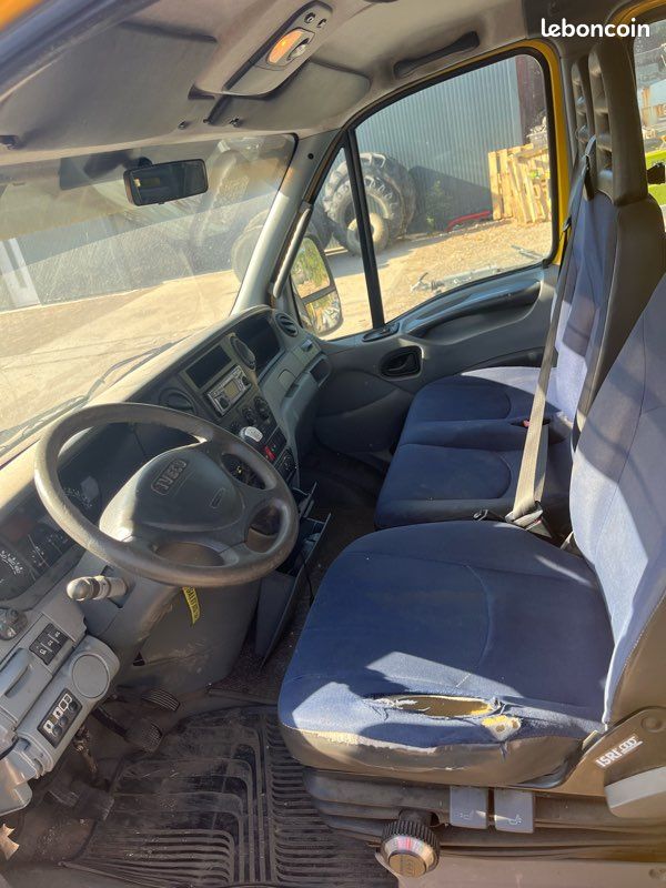Dépanneuse iveco (image 2)