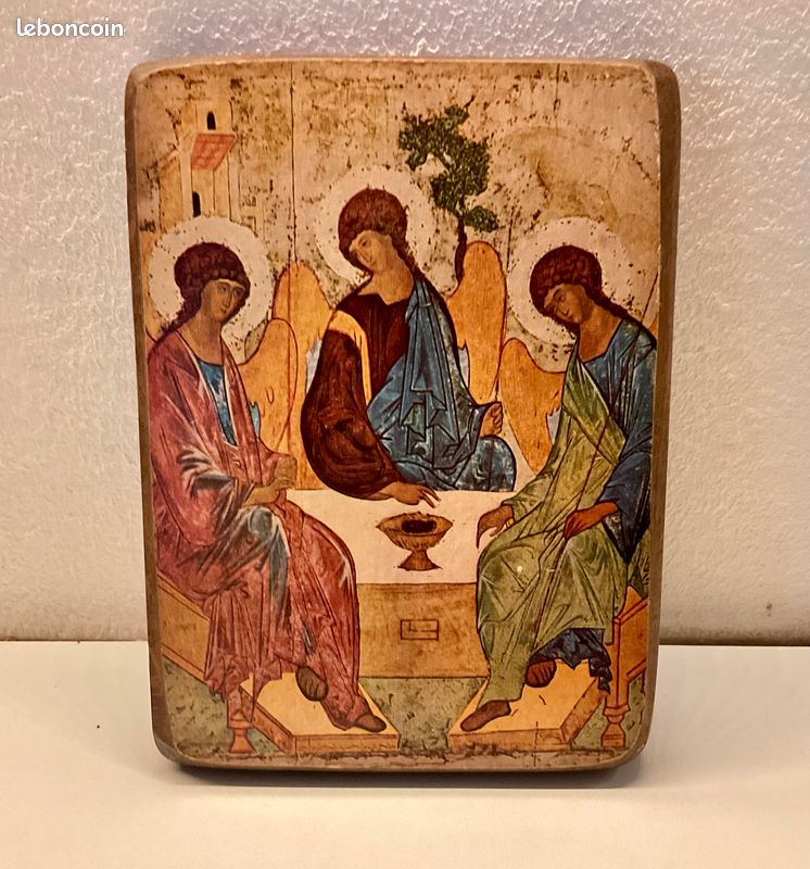 Belle icône religieuse représentant la Sainte Trinité (image 1)