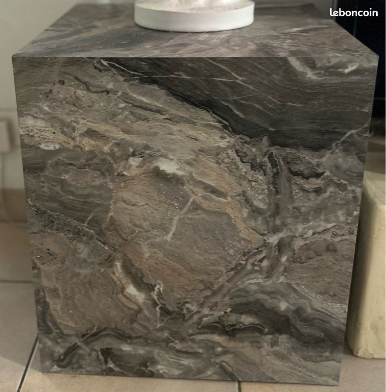 Cube imitation marbre - table d’appoint design (image 3)