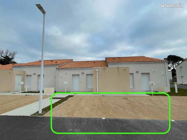 https://img.leboncoin.fr/api/v1/lbcpb1/images/08/ff/6b/08ff6b7e0b34b171418afb9f0687a0e9593ed0fe.jpg?rule=ad-image