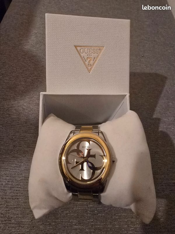 Montre GUESS Femme Chic - Boîtier Or Acier Inoxydable - Mouvement à Pile - Livraison USA Gratuite
