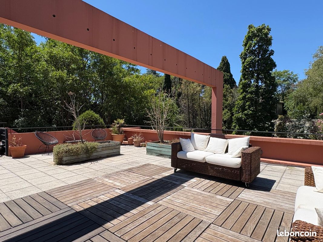 Appartement 7 pièces 217 m² · à Nîmes · 217 m² · 698 000 €