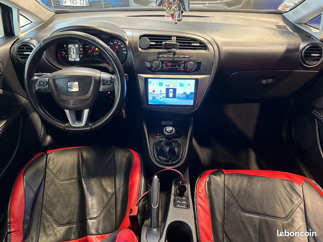 SEAT Leon 1.6 D 105ch Style - 2012 - 171 500 km - CarPlay - Faible km (image 9)