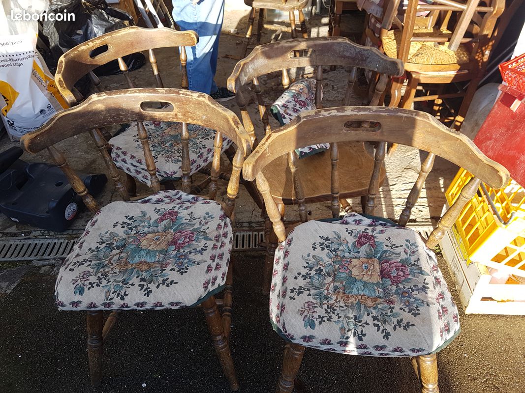 Chaise en bois (image 1)