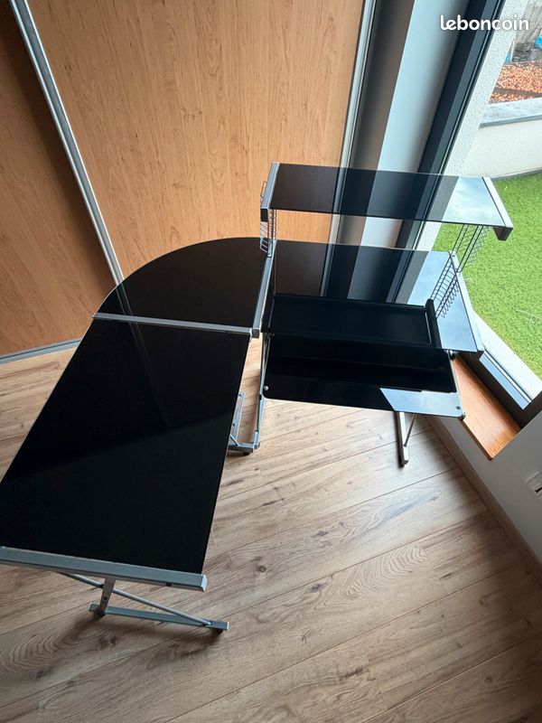 Bureau (image 1)