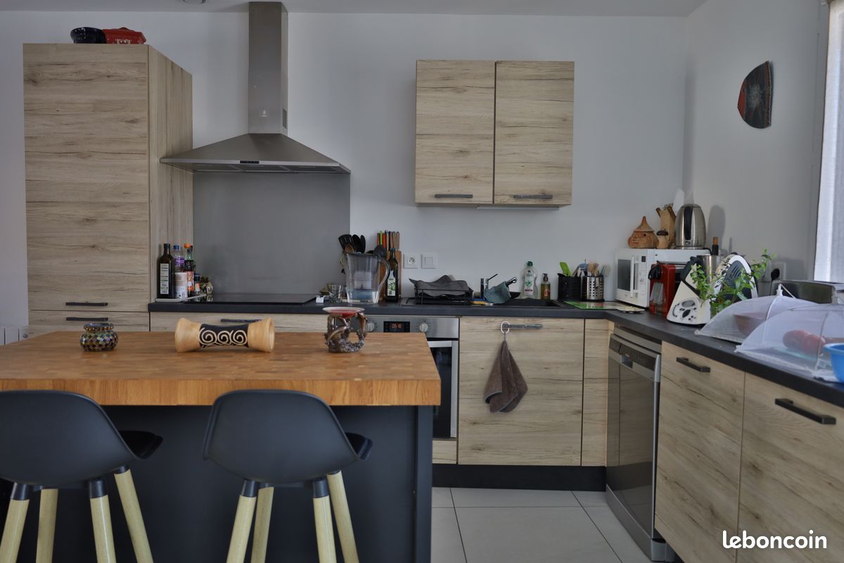Appartement 5 pièces 120 m² · à Oytier-Saint-Oblas · 120 m² · 1 270 €