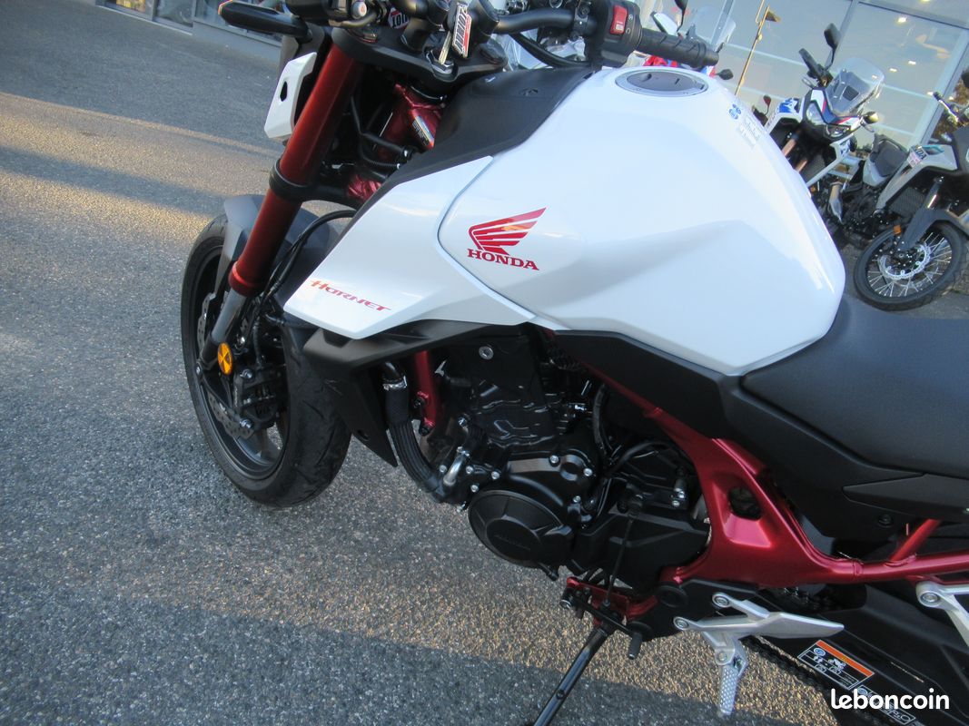Honda cb 750 hornet (image 9)