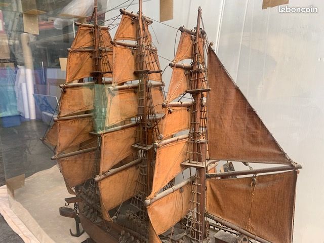 Maquette de bateau en bois (image 4)