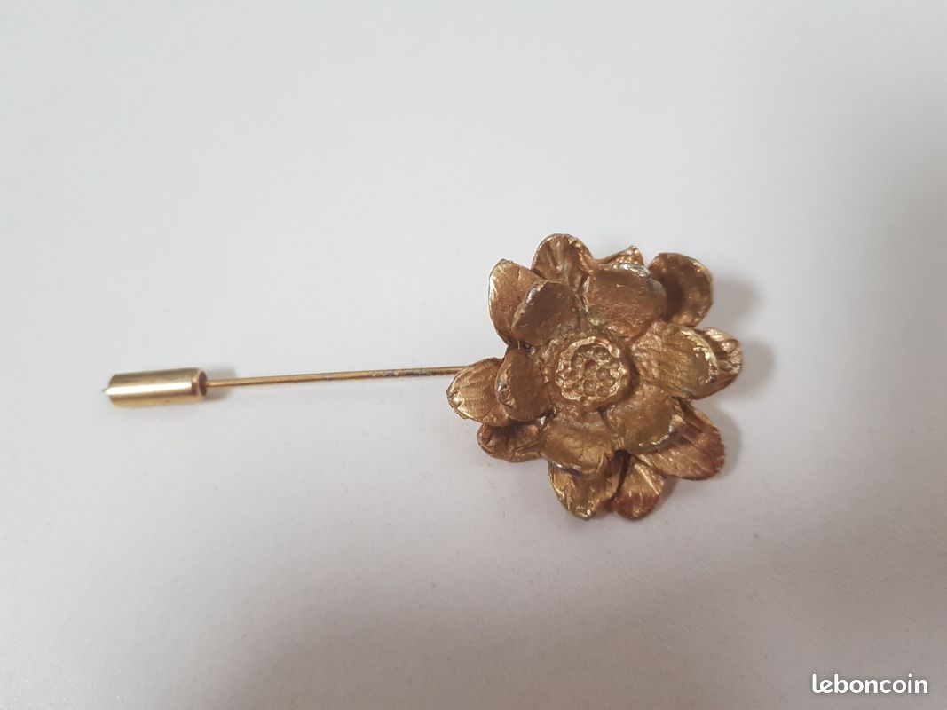 Broche Ancienne En Métal Doré - À Identifier - Occasion - Bijou Vintage Mystère
