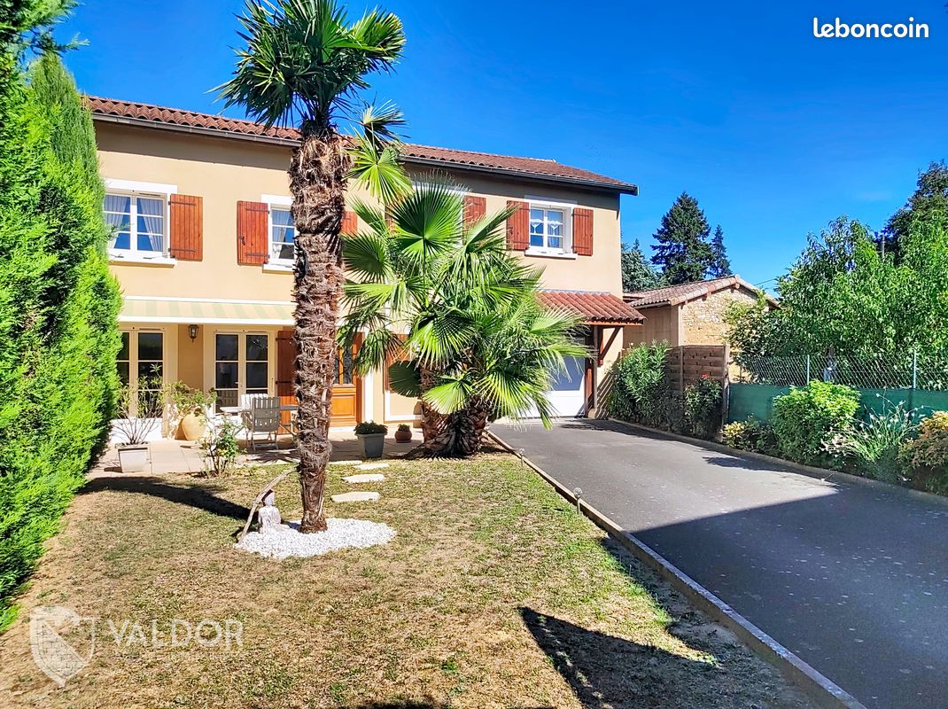 Maison 5 pièces 121 m² · à Lurcy · 121 m² · 320 000 €