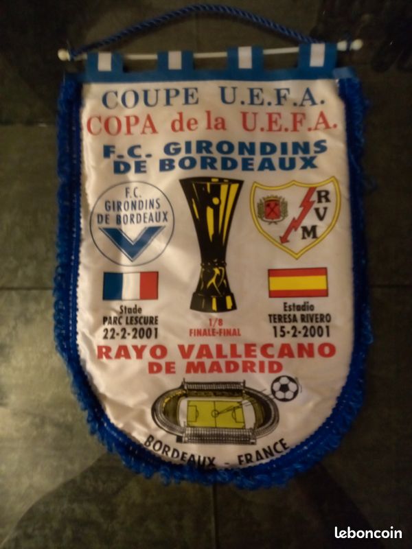 Av Grand fanion girondins de Bordeaux ... (image 1)