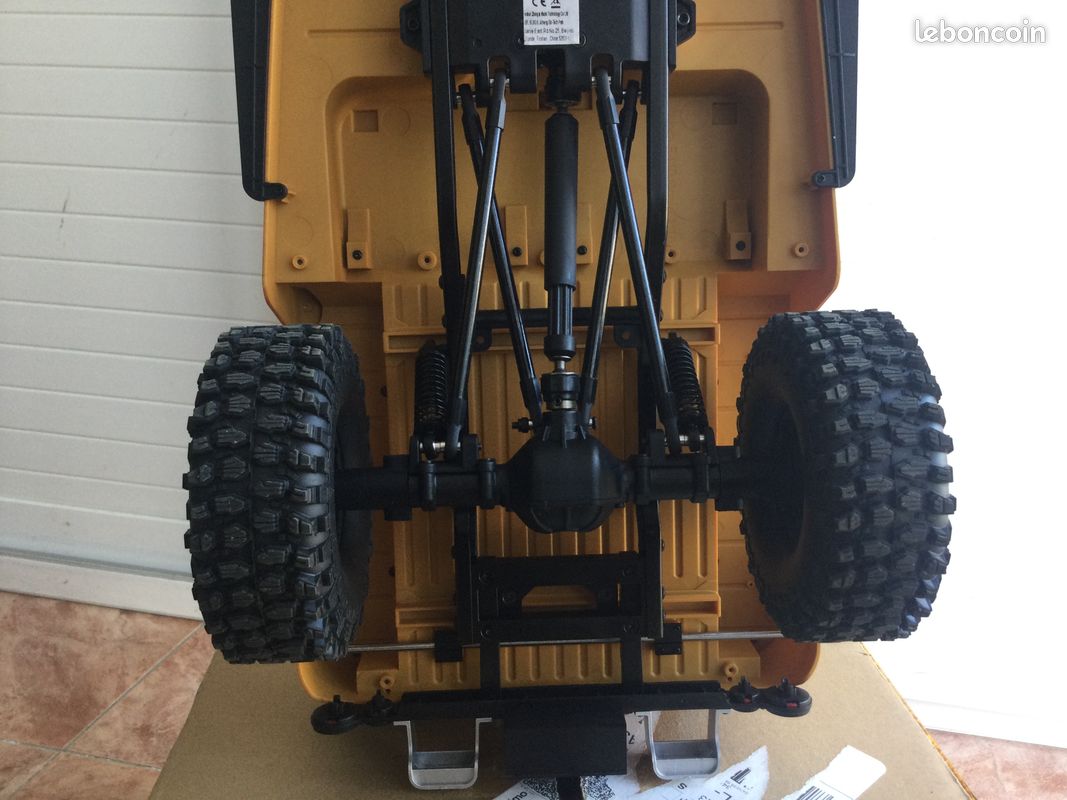 Superbe rc crawler typé scale Toyota fj40 FMS + options équipé esc firma smart 70A moteur brushed 35T , 2S / 3S + 1 beau lot offert (image 3)