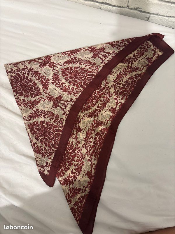 Foulard (image 1)