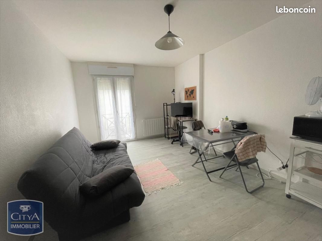 Appartement 1 pièce 23 m² · à Niort · 23 m² · 385 €