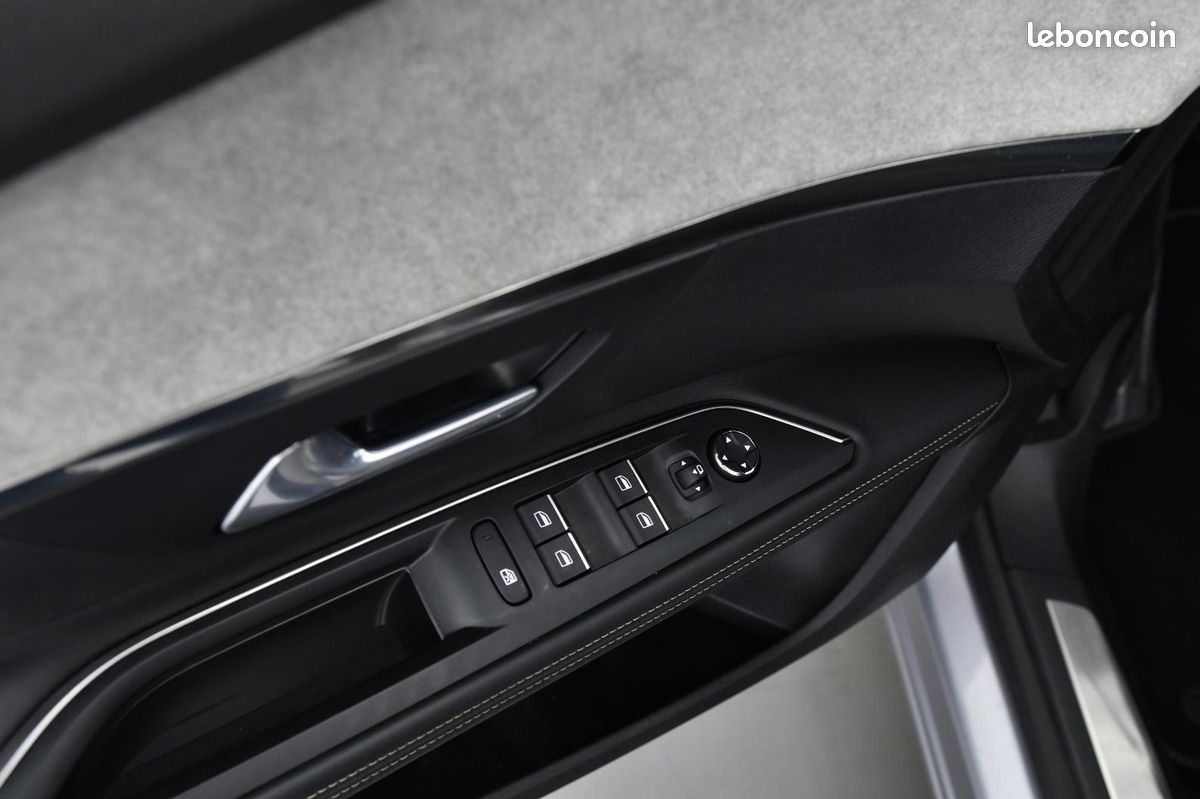 PEUGEOT 5008 BlueHDi 180ch EAT8 GT CUIR/HAYON ELEC/CAM AV (image 13)