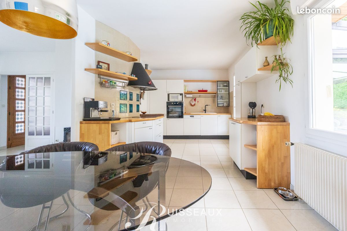 Propriété 8 pièces 219 m² (image 7)