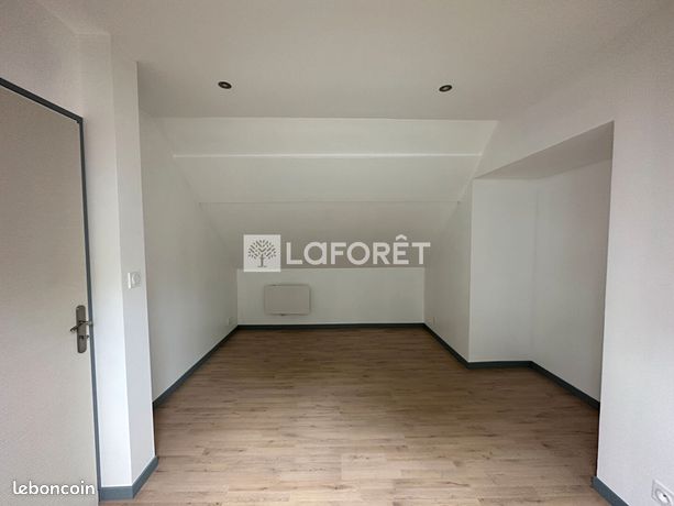 https://img.leboncoin.fr/api/v1/lbcpb1/images/09/0c/e5/090ce505822594a5d1b0116a0f3046d5c3a89afe.jpg?rule=ad-image