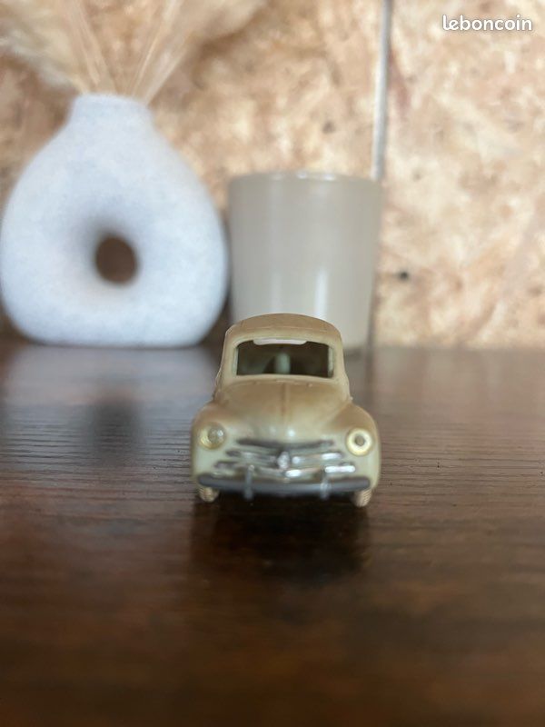 Location Renault 4cv 1955 Bleu 1955 Bleu LA CRAU