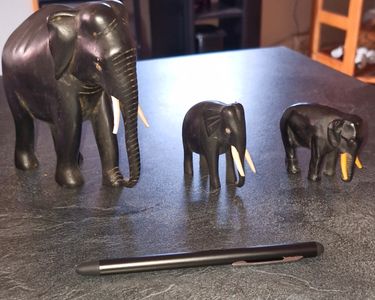 Plateau Bois Exotique Sculpté Aux 3 Éléphants Avec Défenses – Grand Format, Rare