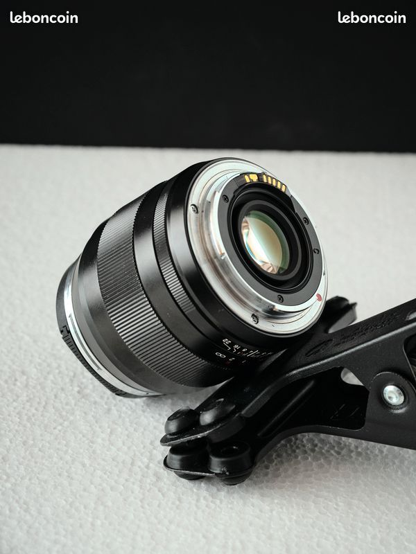 Objectif Zeiss ZE 28mm F/2.0 – Monture Canon EF – Très Bon état – Grand-angle