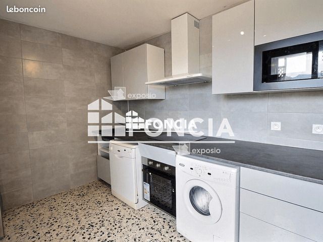 Appartement 3 pièces 65 m² · à Saint-Martin-d'Hères · 65 m² · 922 €