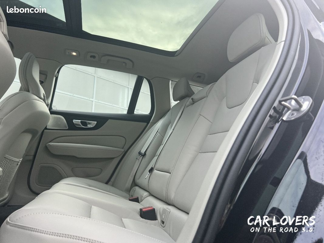 VOLVO V60 Micro hybride essence B4 197 ch DCT7 Ultra Style Dark (image 15)