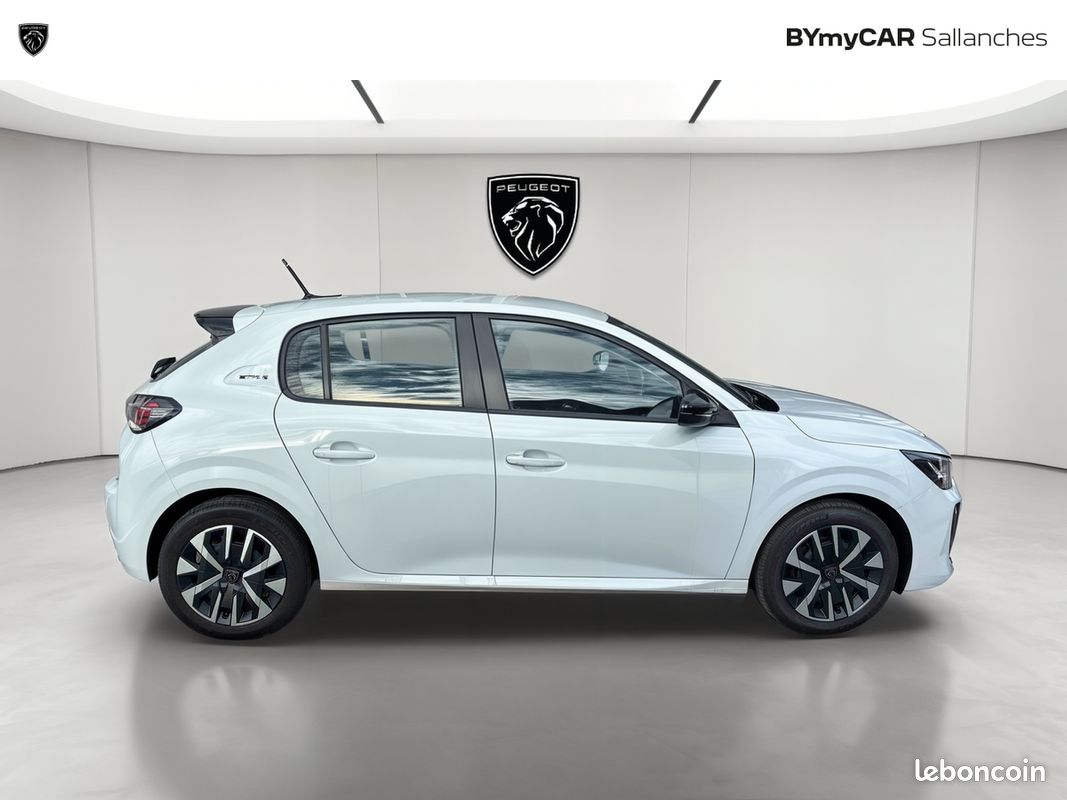 PEUGEOT 208 Hybrid 110 e-DCS6 Style (image 6)