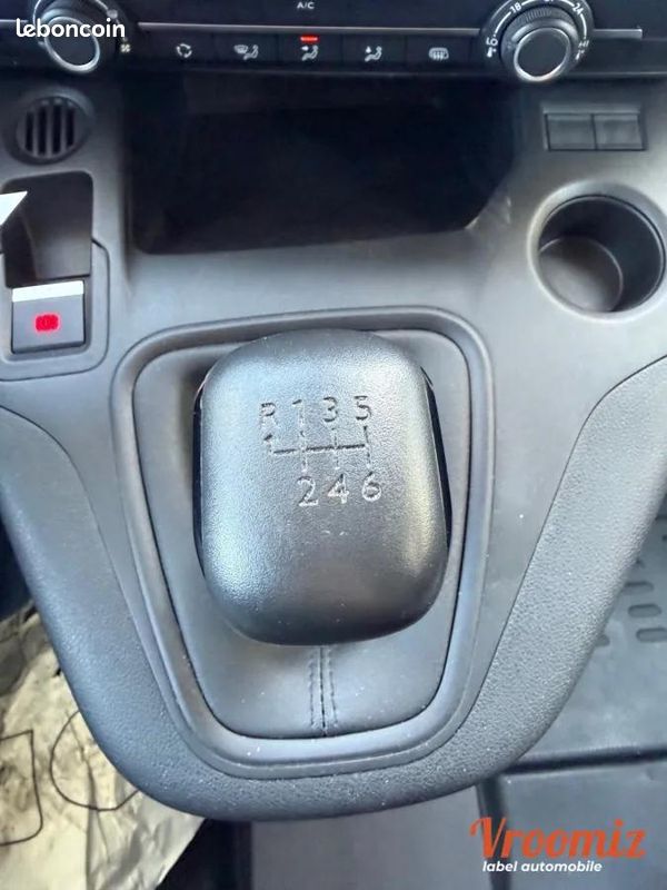 Peugeot Partner Vu FOURGON LONG 950kg Blue-HDI 100 CH Clim GPS 2022 TVA RÉCUPÉRABLE 8490 TTC (image 12)
