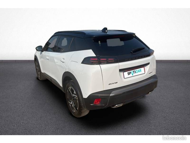 Peugeot 2008 Hybrid 145 e-DCS6 GT (image 4)