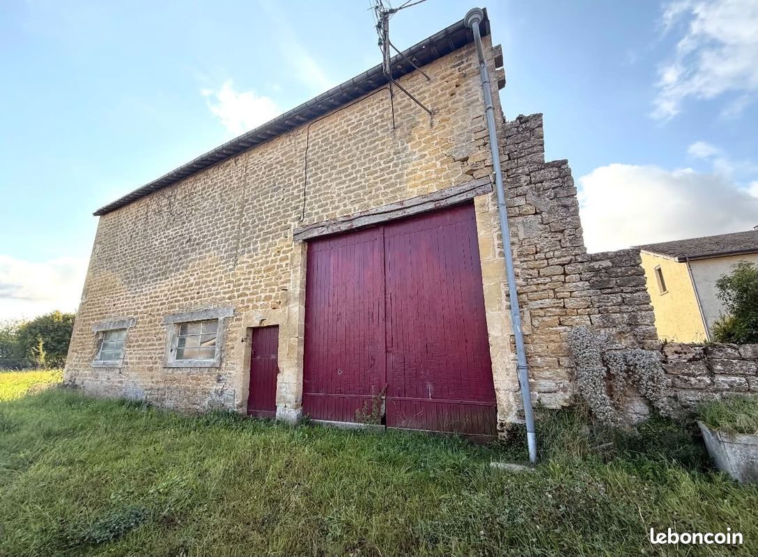 Local commercial 300 m² · à Mouzon · 300 m² · 99 000 €