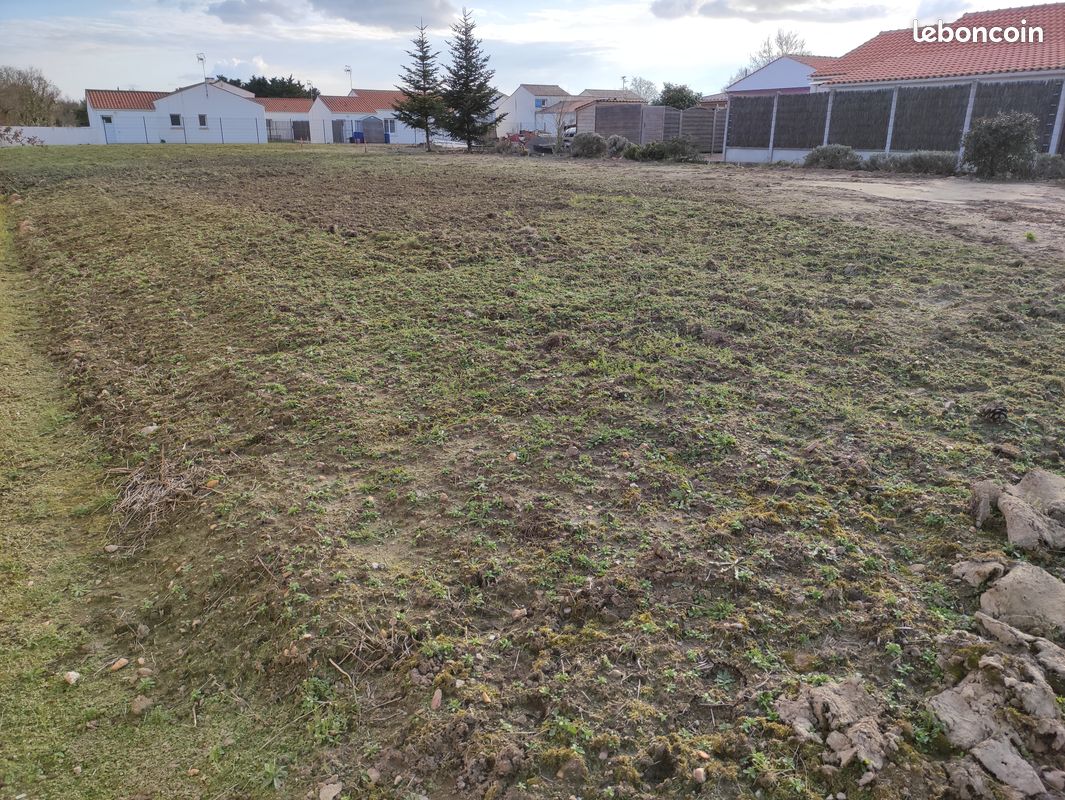 TERRAIN VIABILISE 494m2 Porte de Saint Gilles Croix de Vie · à Le Fenouiller · 197 600 €
