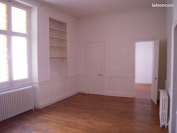NEVERS CV T4 de caractère