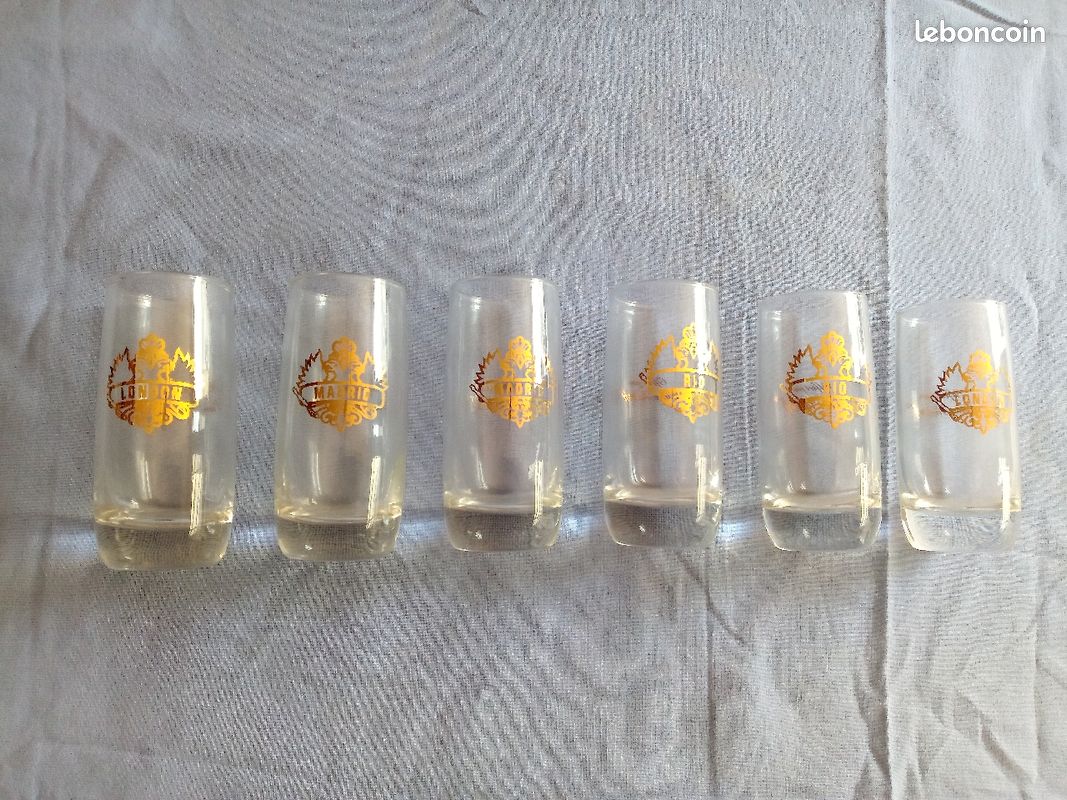 Lot 6 verres à vodka (image 1)