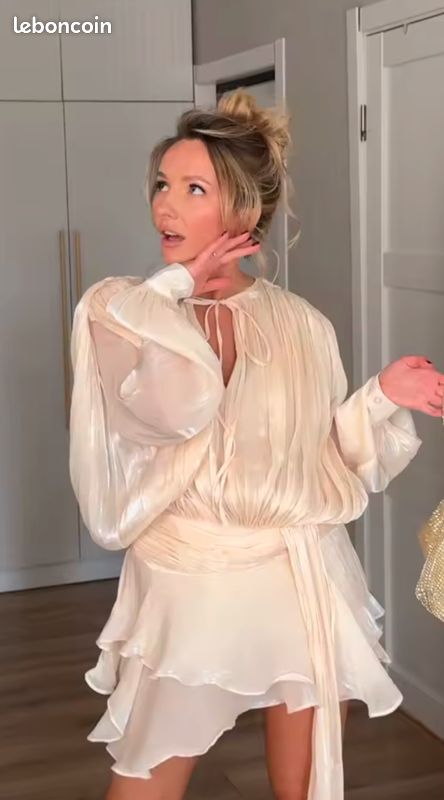 eugnie neutral fully pleated ruffled mini dress Shes on her way! The Miss Rosier Eugnie Neutral Fully Pleated Ruffled Mini Dress in Size S (Fits 6-10s) $85 to Hire + Bond