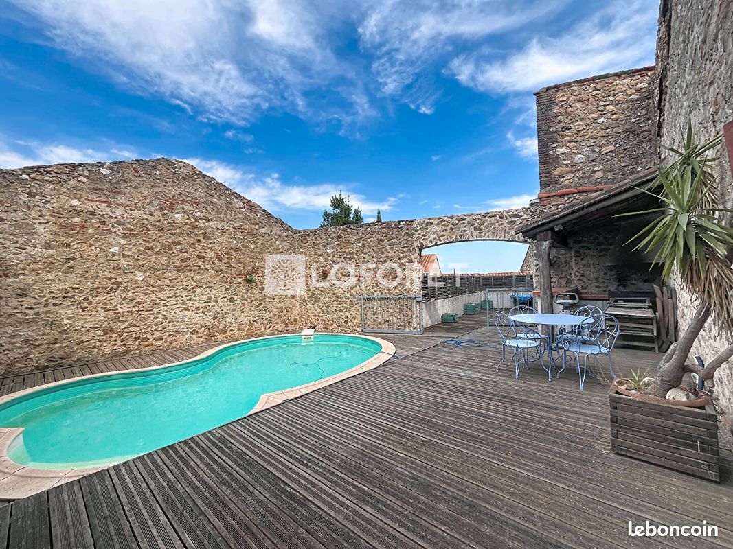 Maison 7 pièces 207 m² · à Fourques · 207 m² · 378 000 €