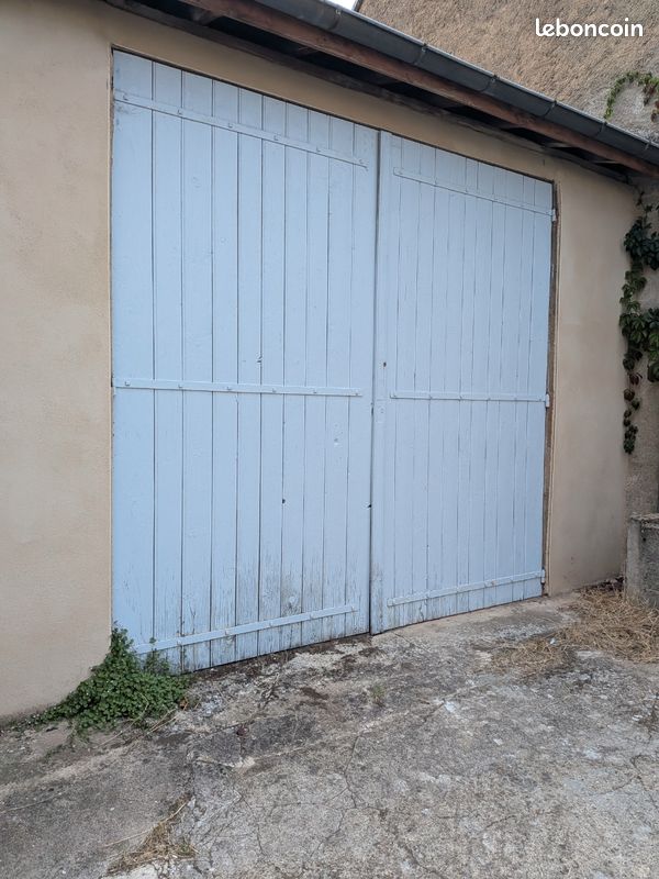 Garage · à Saint-Gengoux-le-National · 120 €/mois
