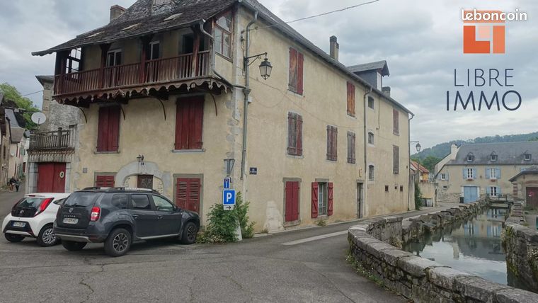 Maison 18 pièces 300 m²