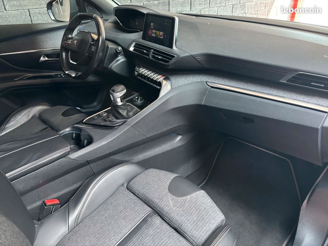 Peugeot 5008 II 2.0 BlueHDi 150ch GT Line S&S DISTRIBUTION OK (image 19)