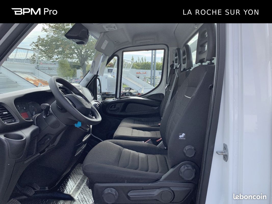 IVECO 35-160 / Daily / 35C16H / 3.0L 160CH / PLATEAU NEUF 4.50m / 2023 / (image 8)