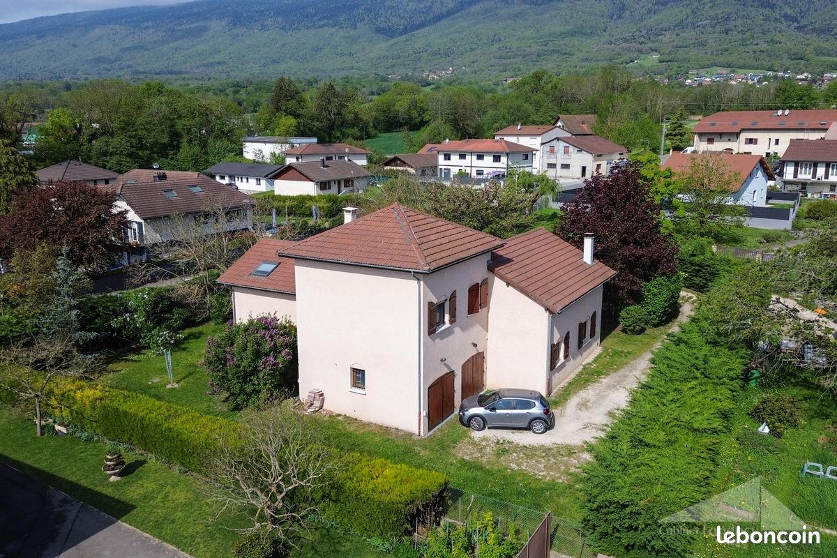 Maison 6 pièces 193 m² · à Saint-Jean-de-Gonville · 193 m² · 725 000 €
