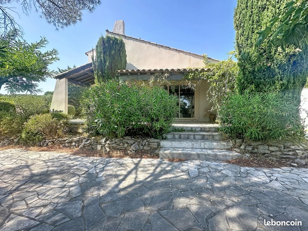 Maison 6 pièces 160 m² · à Aramon · 160 m² · 422 000 €