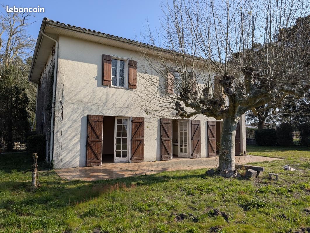 Maison 230 m² · à Saint-Julien-en-Born · 230 m² · 250 000 €