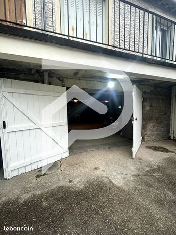 Parking/box 40 m² LE CHATELET EN BRIE