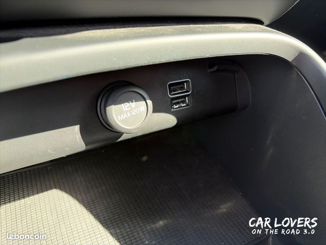 VOLVO XC40 D3 AdBlue 150 ch Geartronic 8 Momentum (image 24)