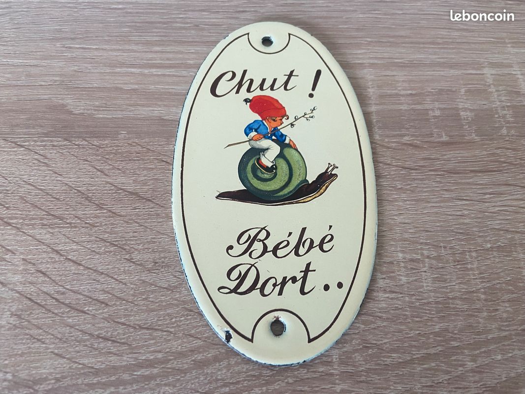 Plaque émaillée Chut Bébé Dort (image 1)