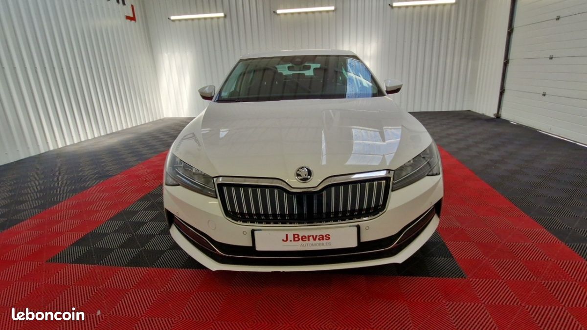 Skoda Superb 1.4 TSI PHEV 218ch DSG6 Business (image 2)
