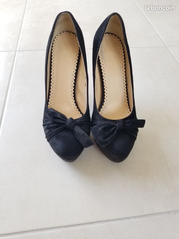 Chaussures à talons aiguilles noires (image 7)